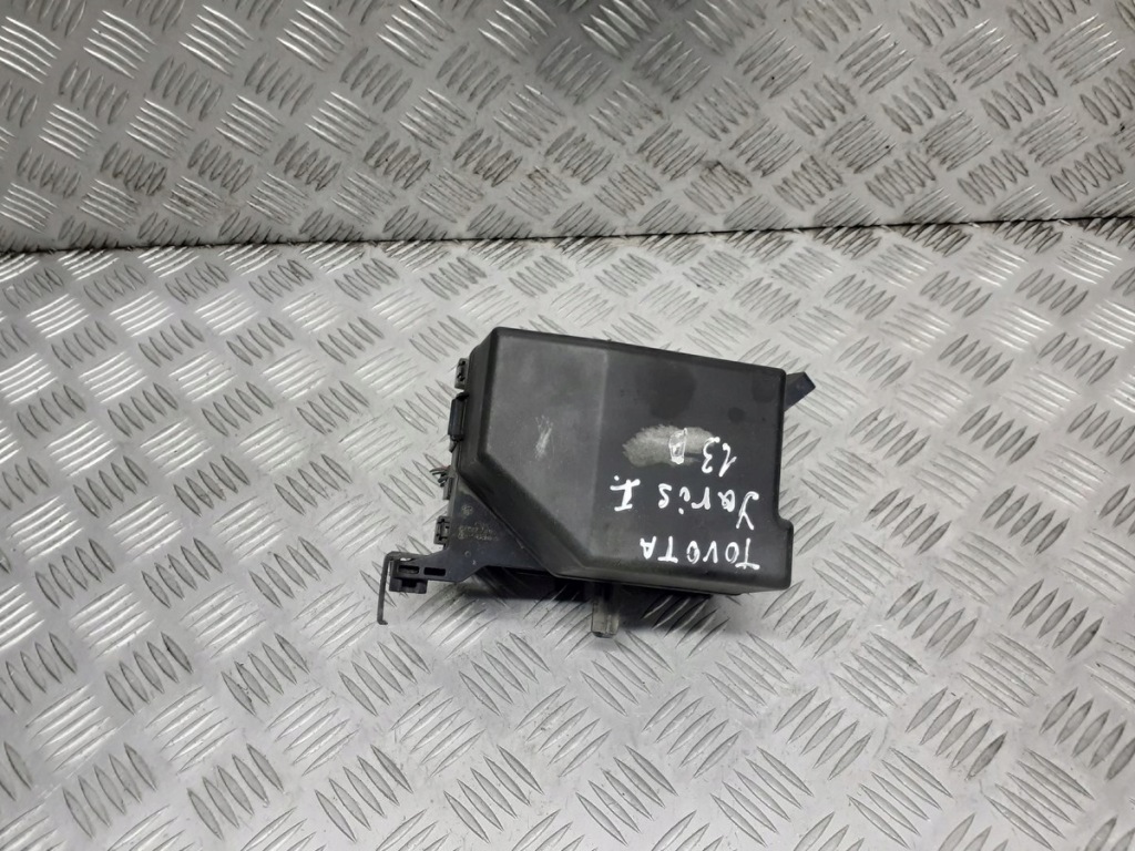фото №1, Коробка запобіжників toyota yaris i 1.3