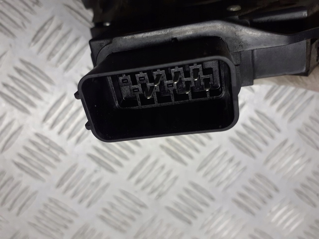 фото №2, Замок дверь правый задняя mazda 3 bk 6pin