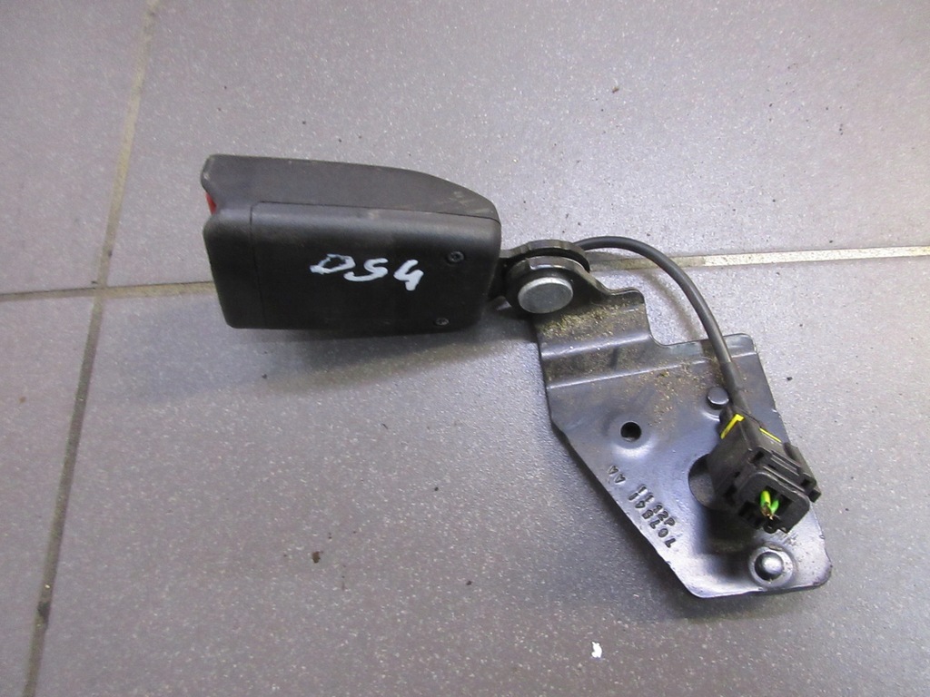 фото №1, Клипса поперечина задняя правая левая citroen ds4