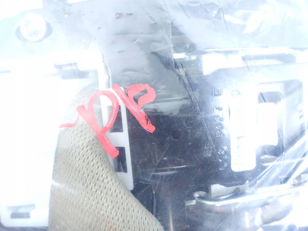 фото №8, Pas натягувач перед правий mercedes-benz w212