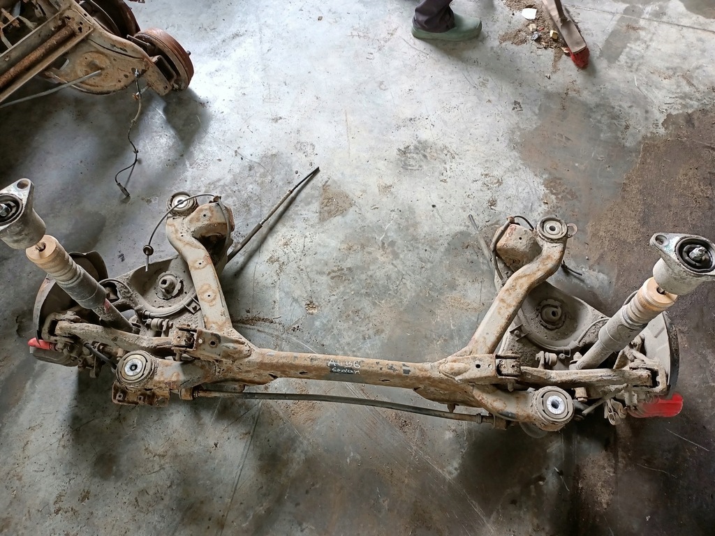 фото №4, Балка задня підвіска audi a4 b6