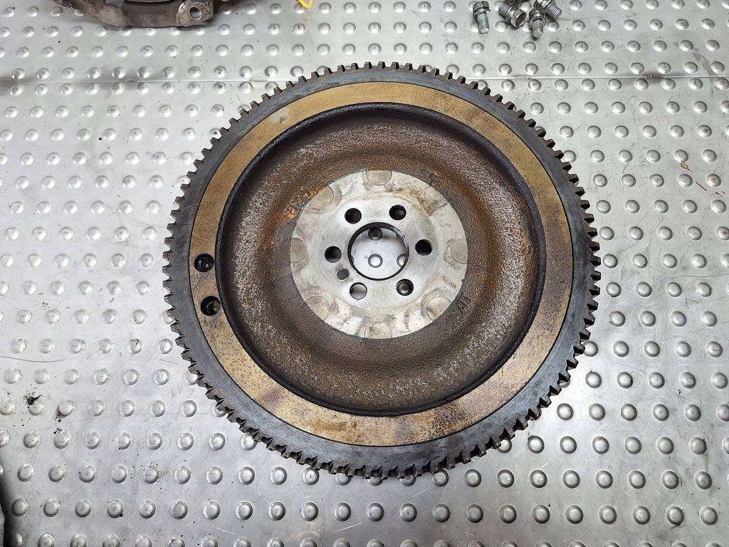 фото №8, Сцепление колесо прижим диск kpl np52100 toyota auris i ii yaris iii 1.4 d4d