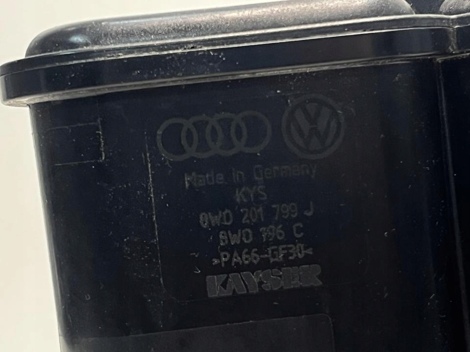 Фільтр паливної  audi q5 2018 8w0201797m в Україні