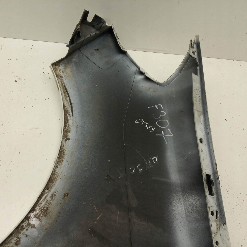 Крило правий перед передній 185 renault clio 3 dv369 8200256118 білий Ціна