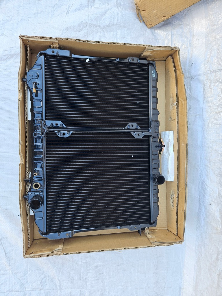 фото №1, Mitsubishi space wagon 86-91 радиатор nowa oryg