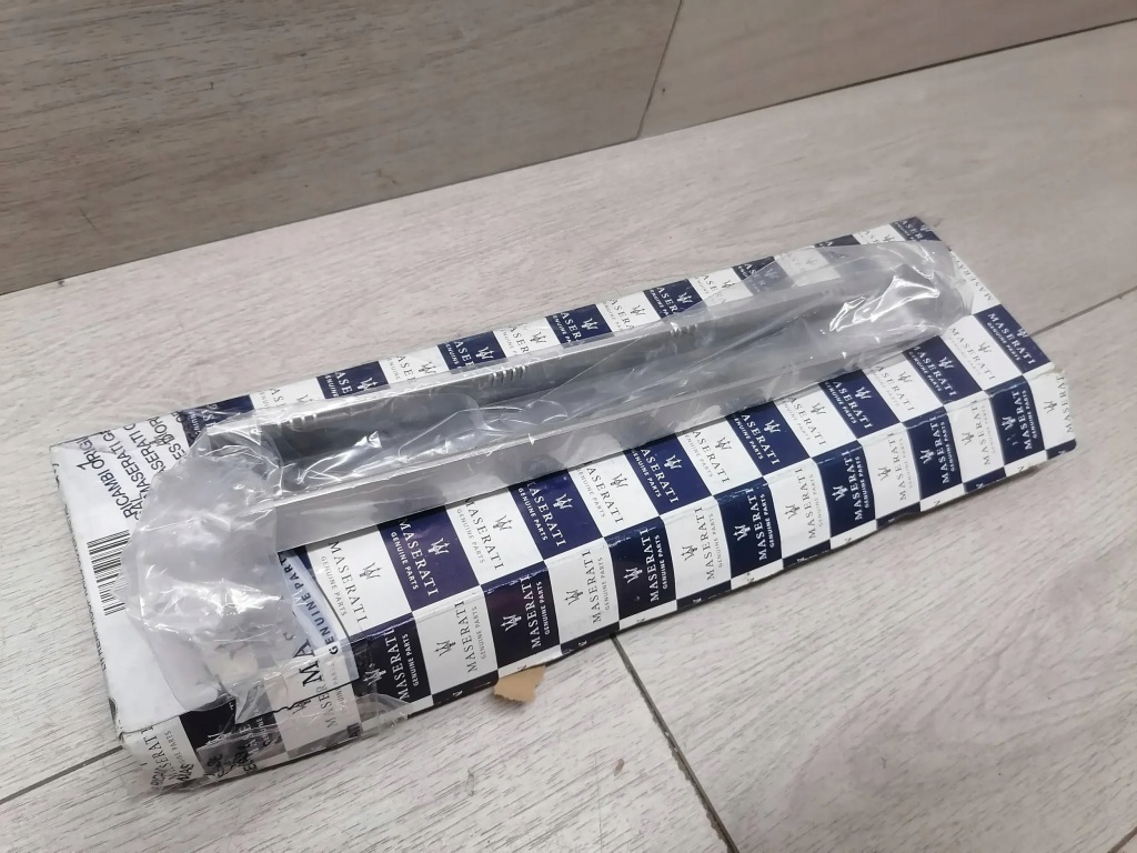 фото №2, 10290. levante заглушка рейлинг левый задняя 670065873