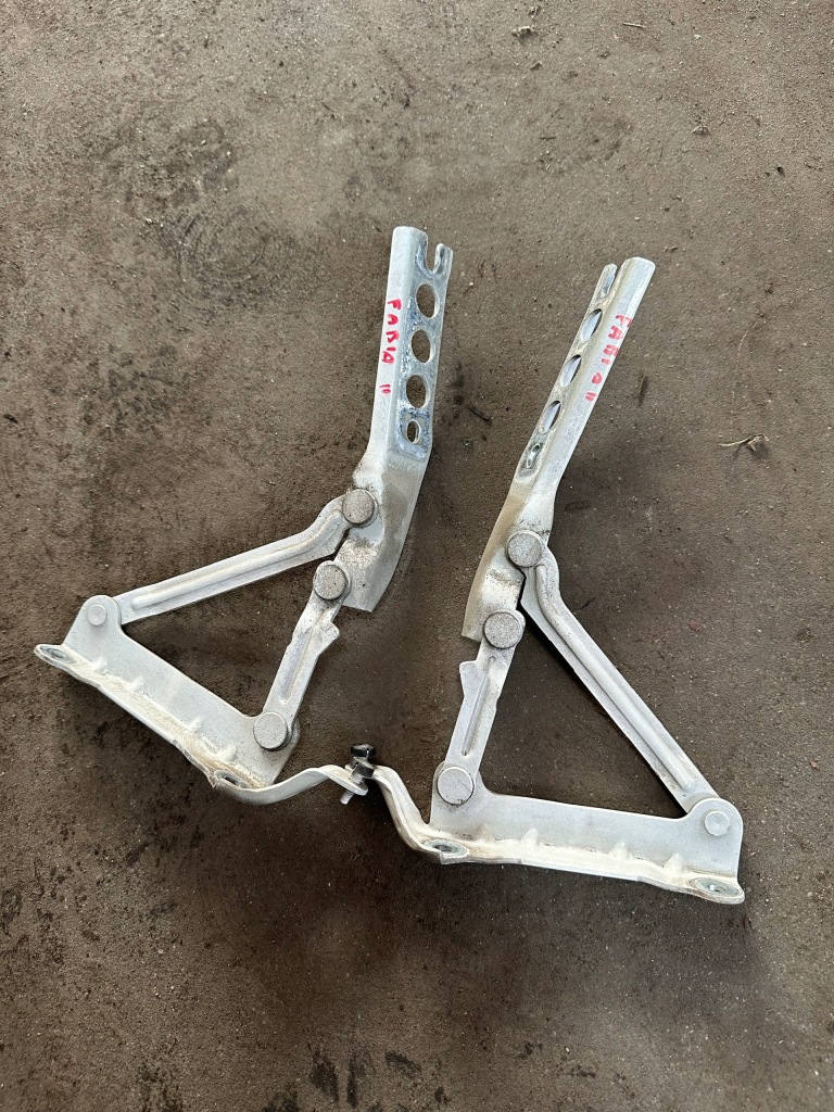 фото №1, Skoda fabia ii петлі капот білий комплект