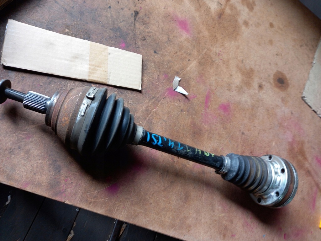 фото №1, Vw caddy 2k5 приводной вал перед левая 2k3407271b