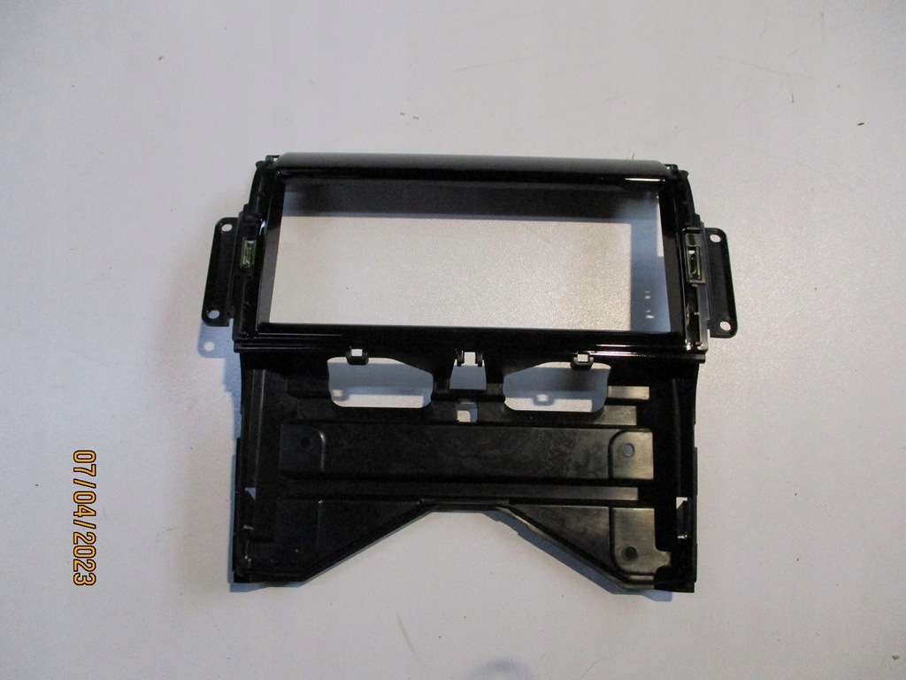 фото №1, Рамка радіо range rover evoque ii lk72-047a04-a