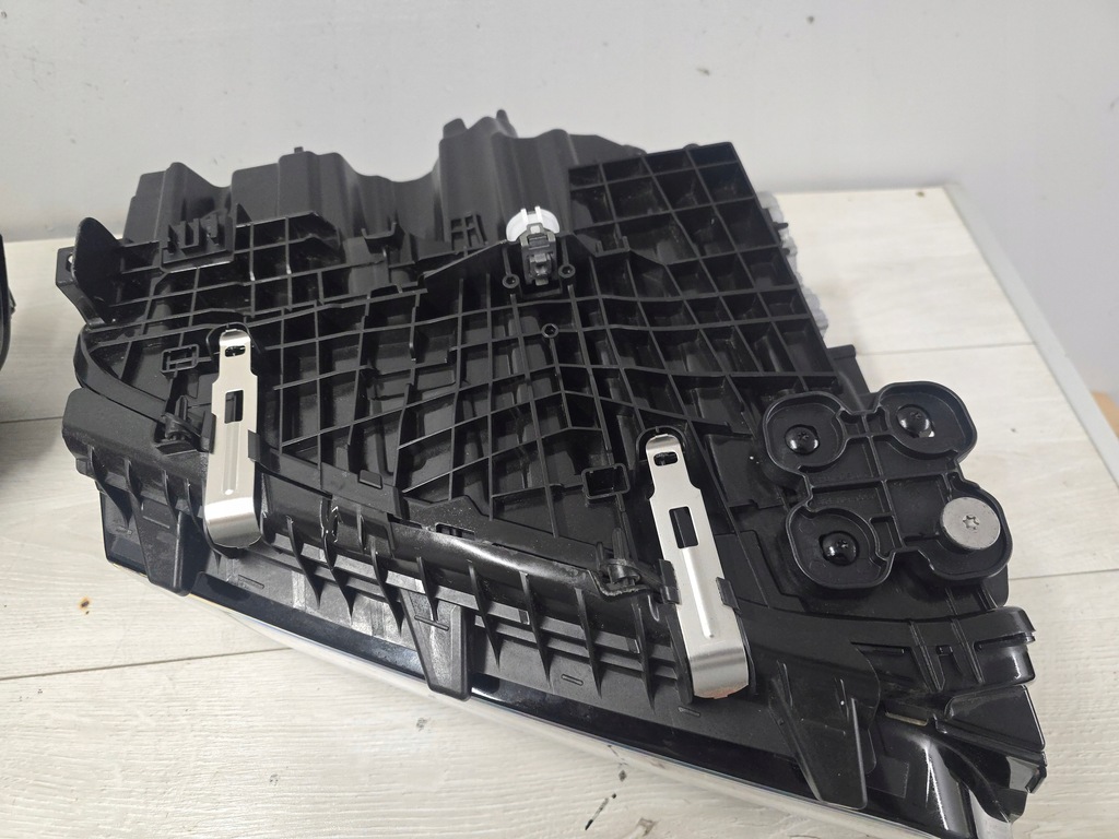 фото №12, Лампа левая правая bmw 7 g70 комплектная base