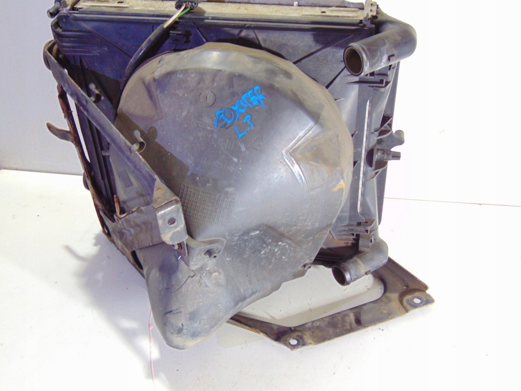 Радиатор воды левая porsche boxster 986 2.7 Недорого