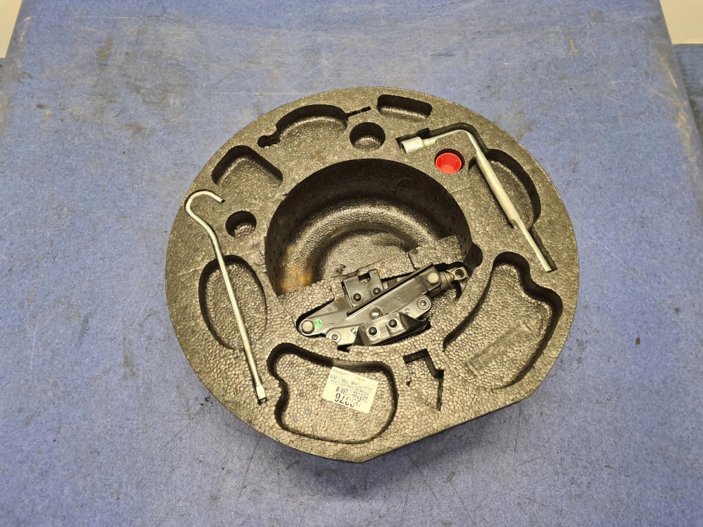 Купити Chevrolet aveo t255 вкладиш пінополістирол багажника