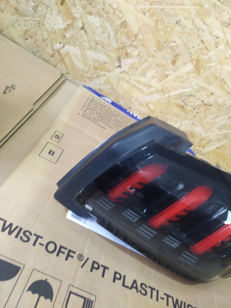 фото №2, Лампа задняя правая peugeot 208 ii