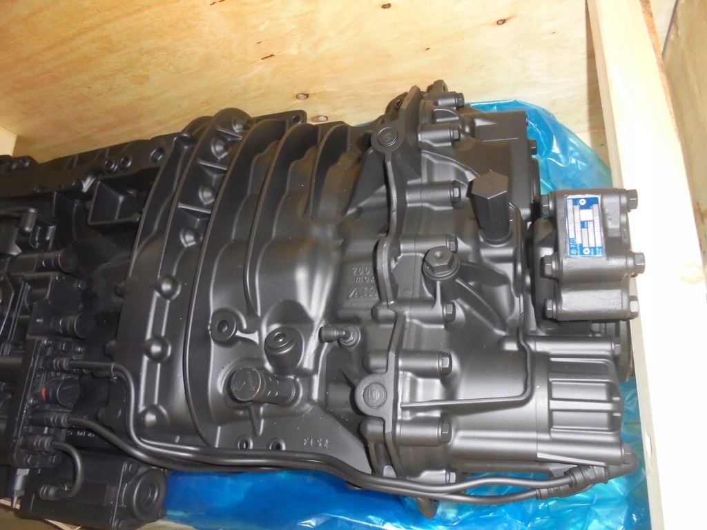 Коробка передач передач iveco trakker 5801967240 Недорого