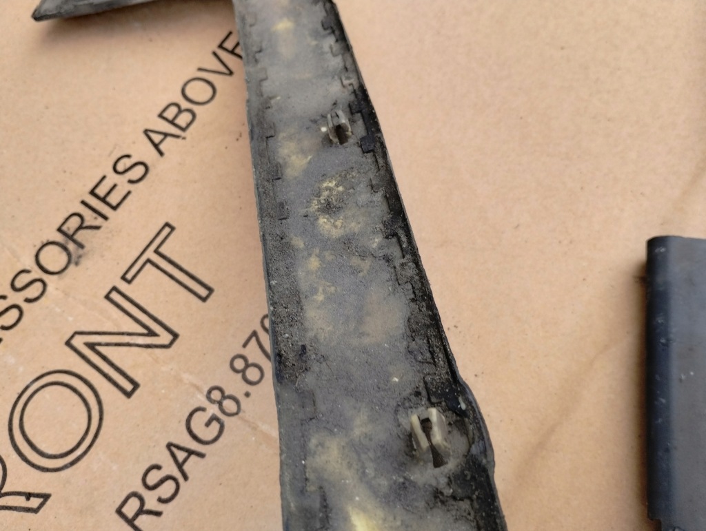 Mercedes w124 прокладка капот 85-93 комплект уплотнители Цена