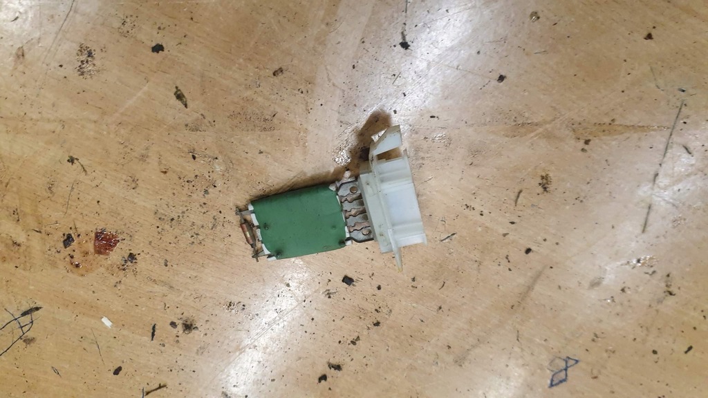 фото №1, Dacia sandero i резистор резистор вентилятор