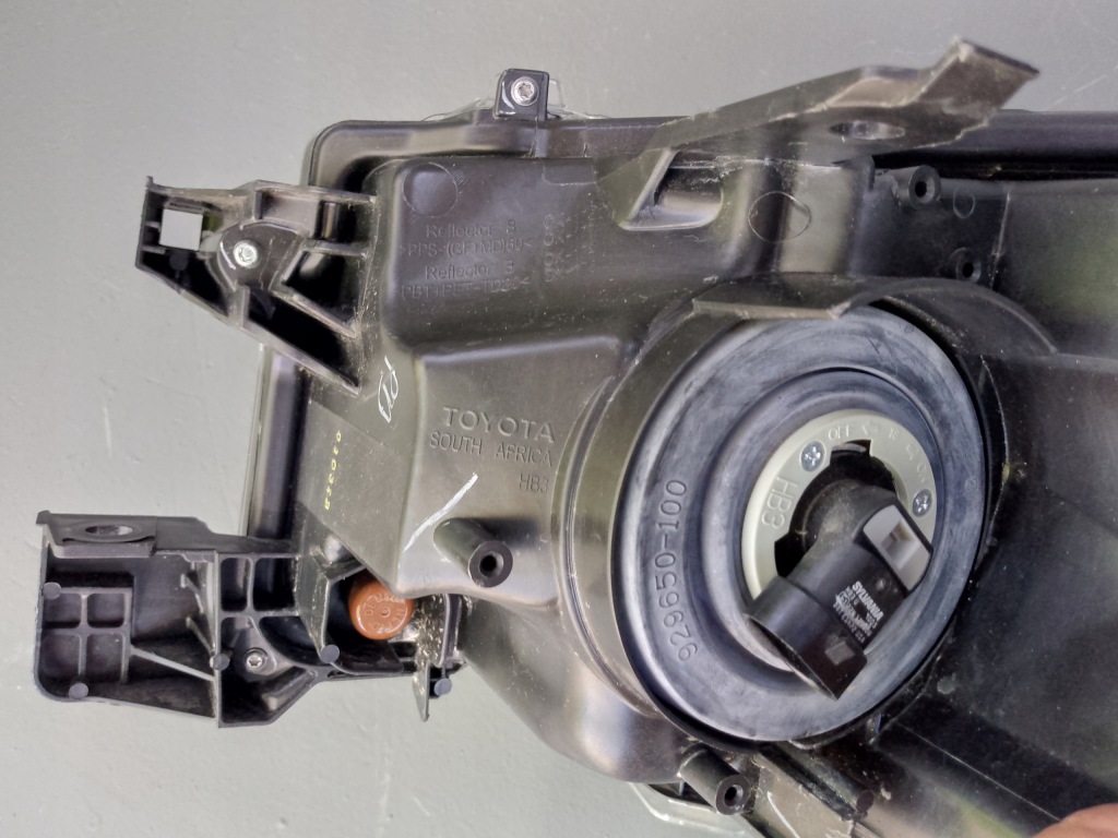 фото №12, Toyota hilux viii 8 lift 20- лампа передняя правая правый перед 81110-0kk60 ÷