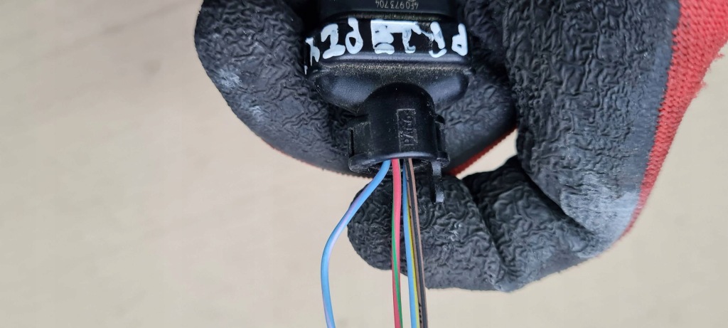 A6 c7 4g рестайлинг  штекер колодка соединитель расходомер 4f0973704 a4 b9 b8 q5 Цена