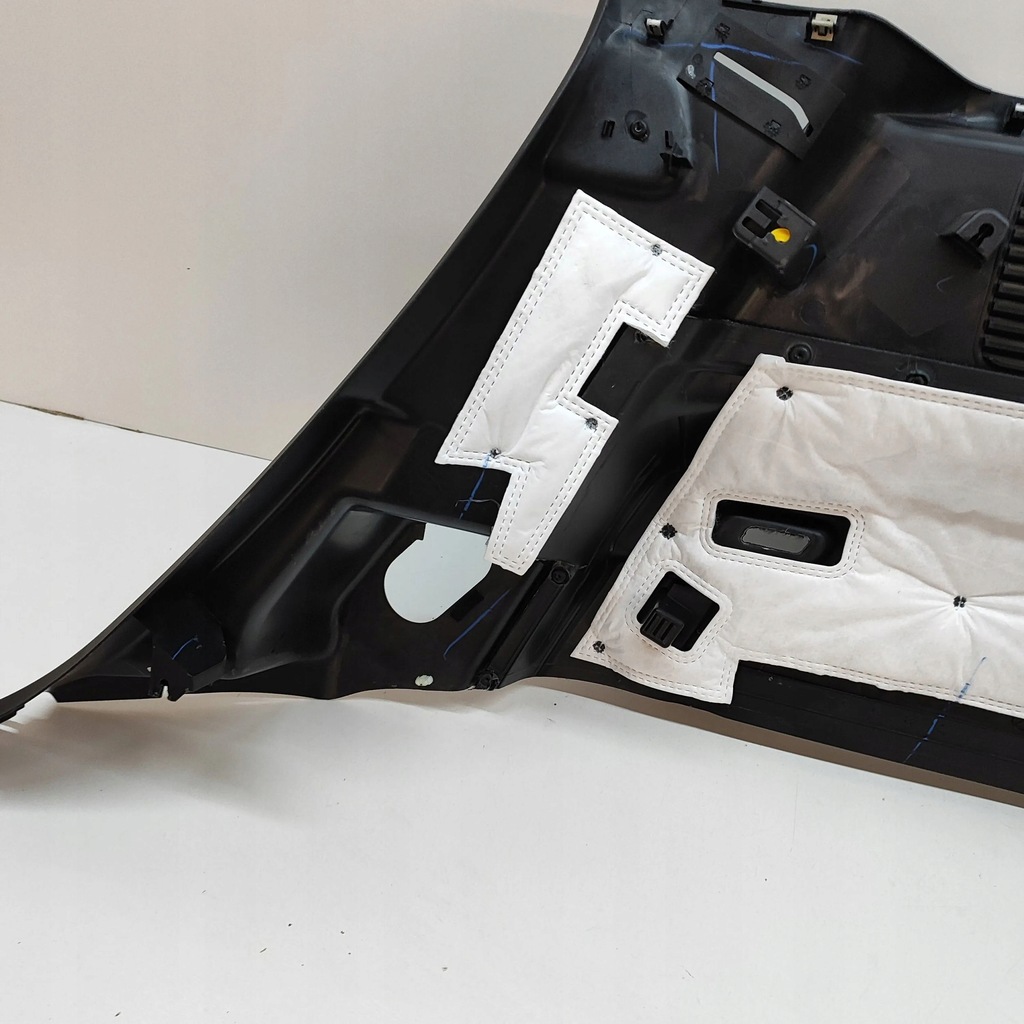 фото №5, Ford mustang mach-e 2023 ліва сторона інше елементи оздоблення багажника