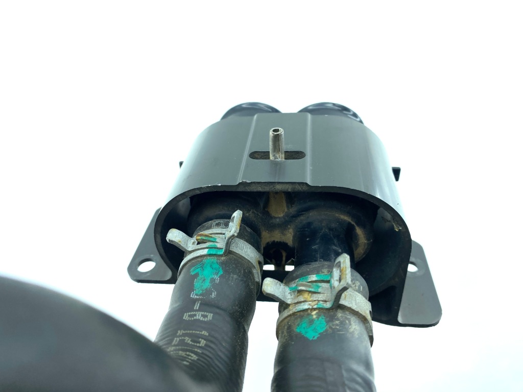 Труба шланг радиатора воды адаптер rozprowadzania tesla s европа  оригинал  12-16 Оригинал