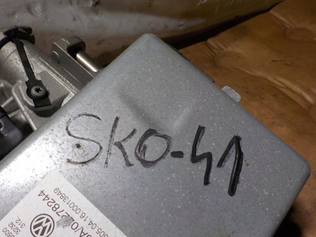 фото №6, Skoda rapid 1.6 tdi 2016r колонка кермова 6c1423510