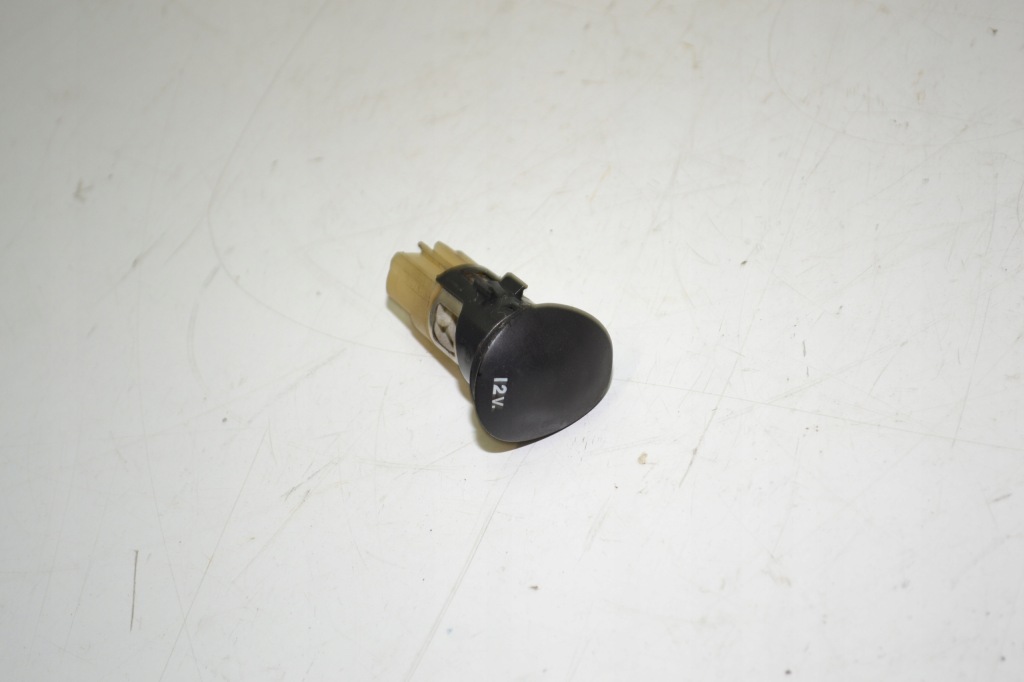 фото №1, Роз'єм 12v перед перед peugeot 307 7384
