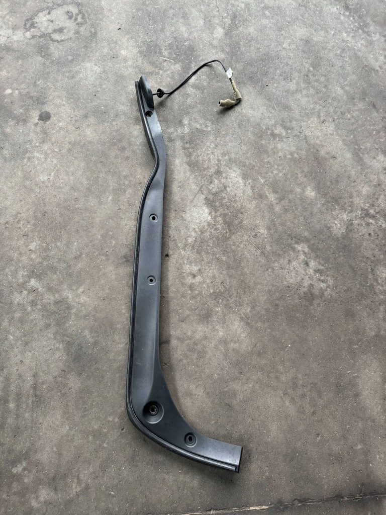 фото №1, Maserati levante молдинг крышки левая 670042774