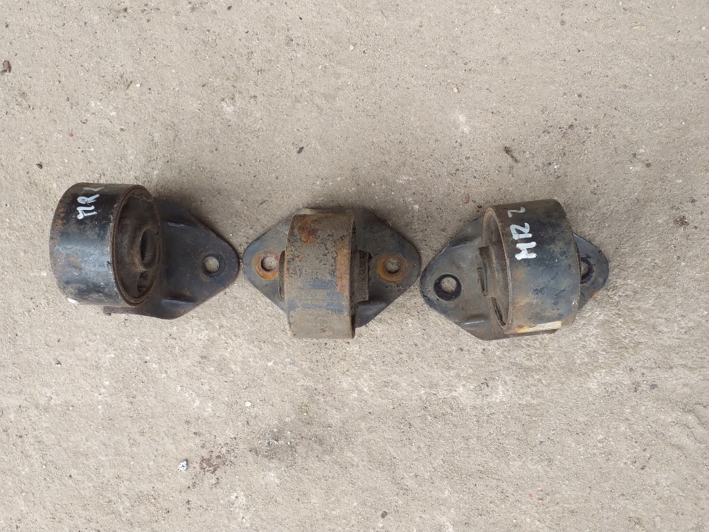 фото №1, Toyota mr2 sw20 2,0 подушка кронштейн кронштейн