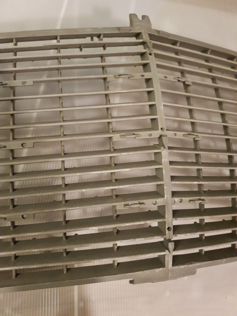 Решітка решітка mercedes w123 Київ