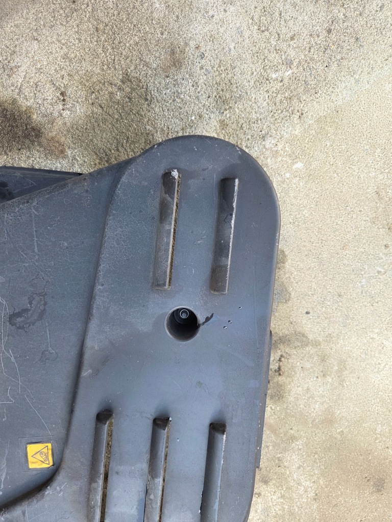 Крышка накладка 2.2 hdi citroen jumper 3 1371020080 в Украине