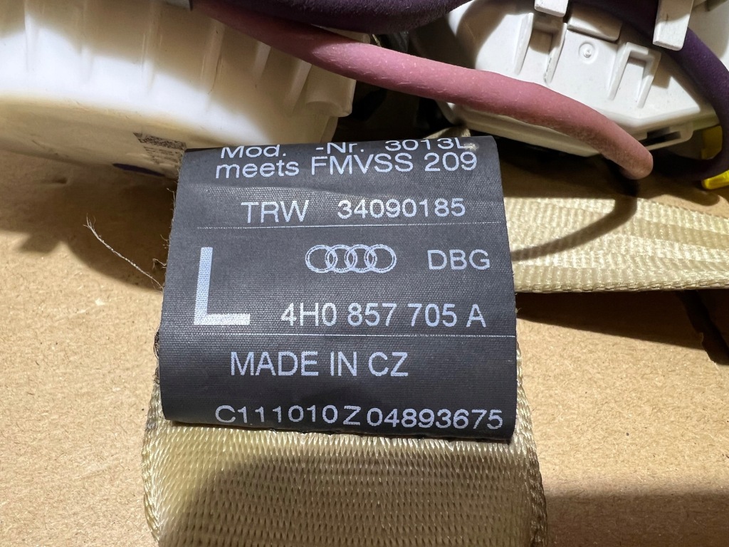 Купить Audi a8 d4 ремень безопасности левое  перед передний кремовый 4h0857705a