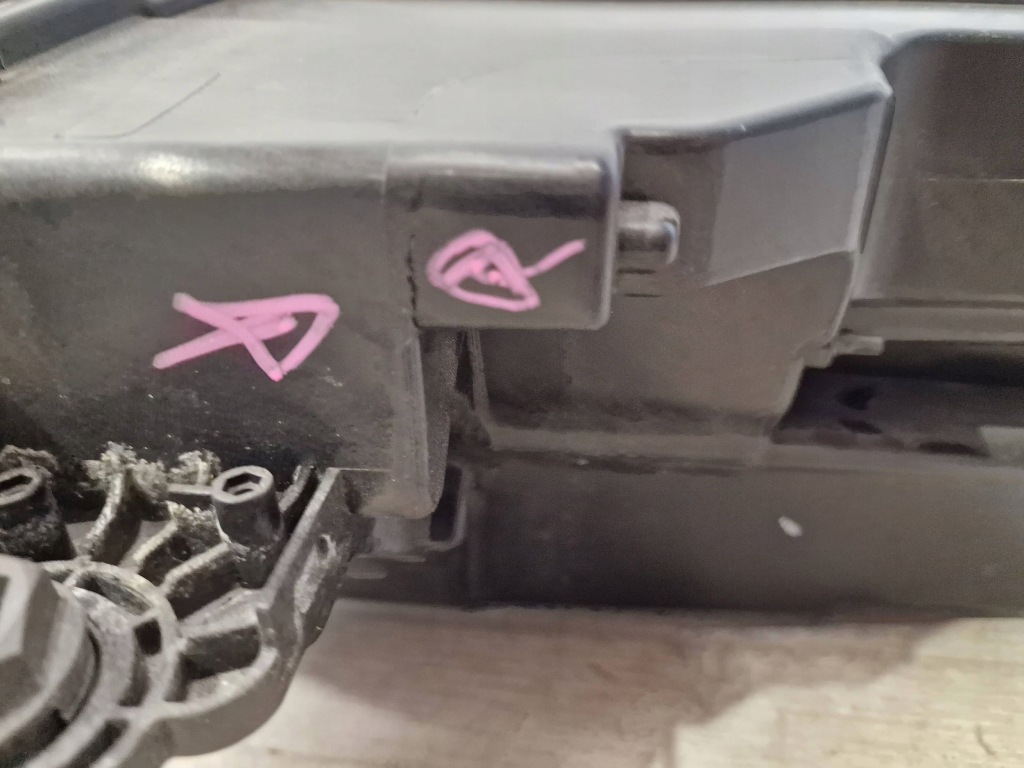 Audi e-tron лампа права full led 4ke941040 Зі Шроту