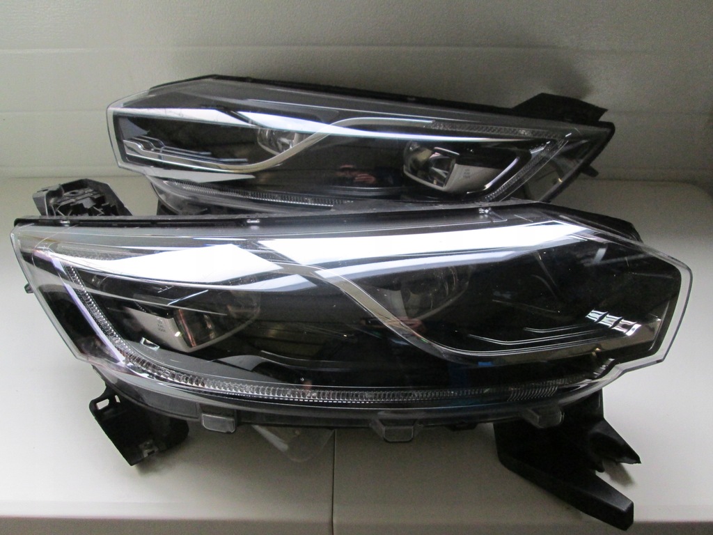 фото №1, Лампа передняя led pur vision renault espace v 260104119r 260605819r