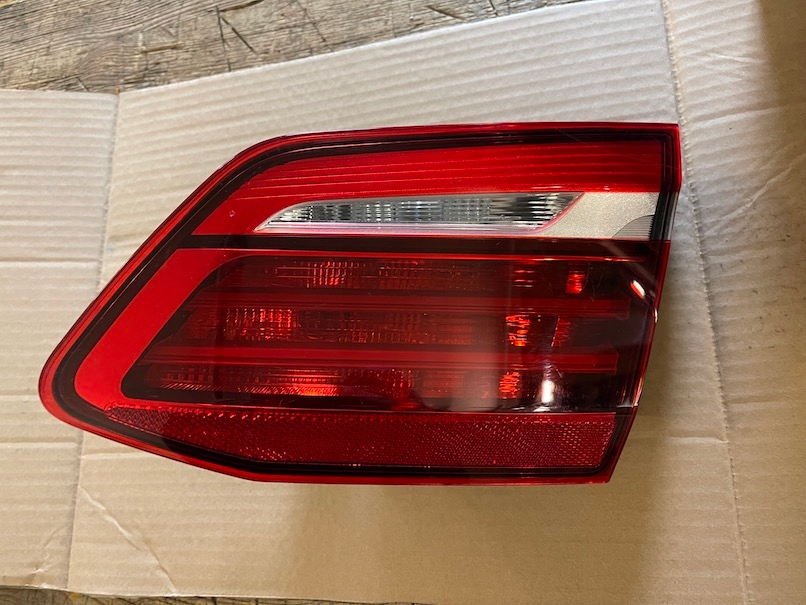 фото №1, Bmw 2 f45 лампа задняя правая w крышка оригинал