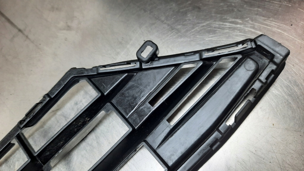 фото №6, Решітка бампера перед 31425175 volvo xc60 ii