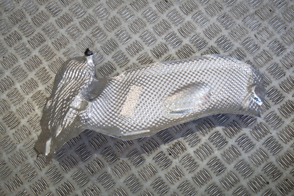 Купить Защита тепловая mercedes w167 a1676827101