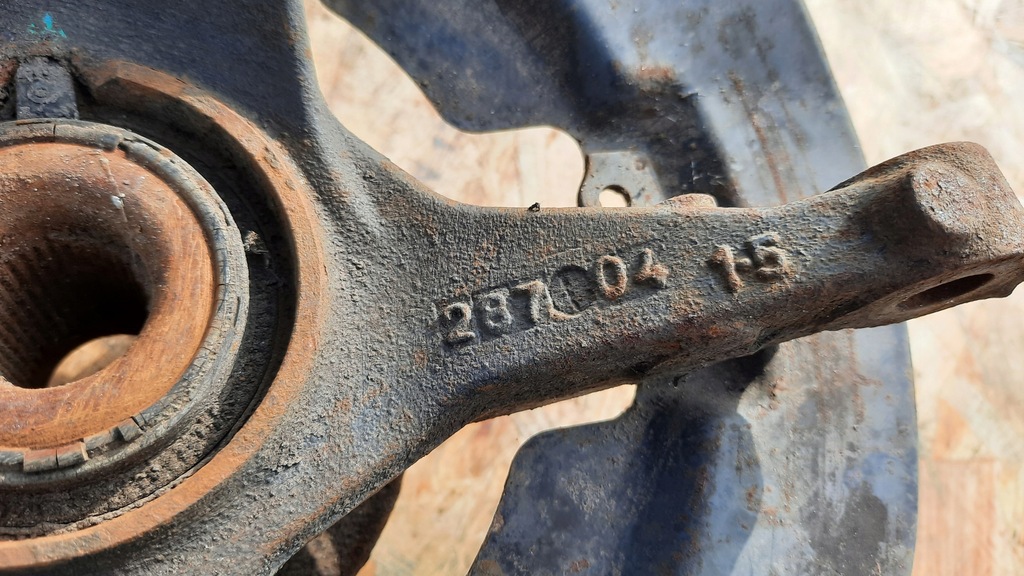 фото №5, Поворотний кулак права перед volvo v50 3m51-3k170