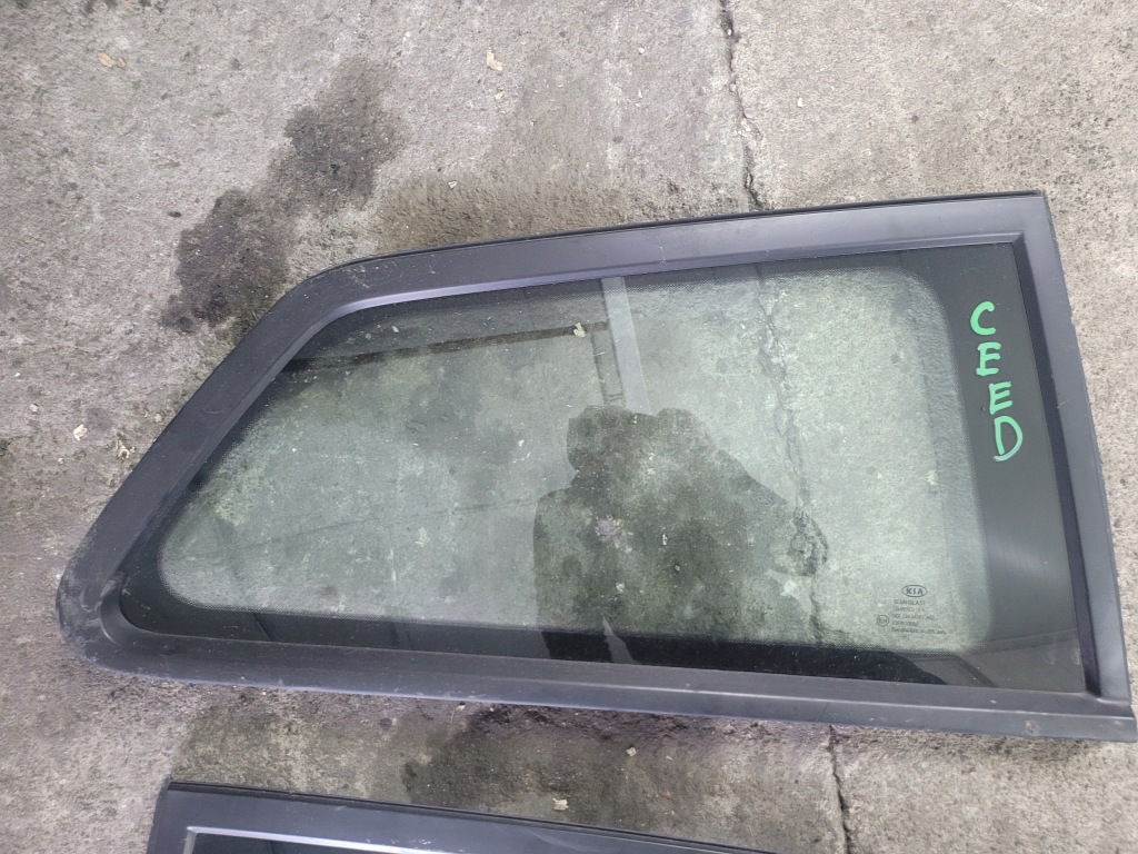фото №1, Kia ceed i 3d скло кузовна права задня