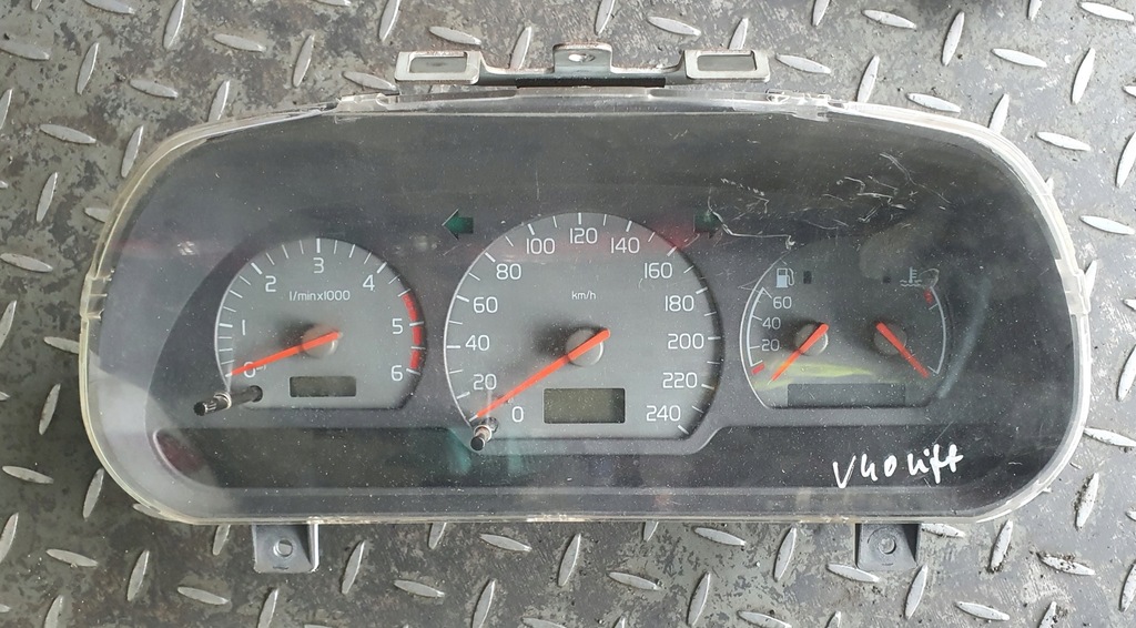 фото №1, Лічильник дисплей volvo v40 lift 1.9td