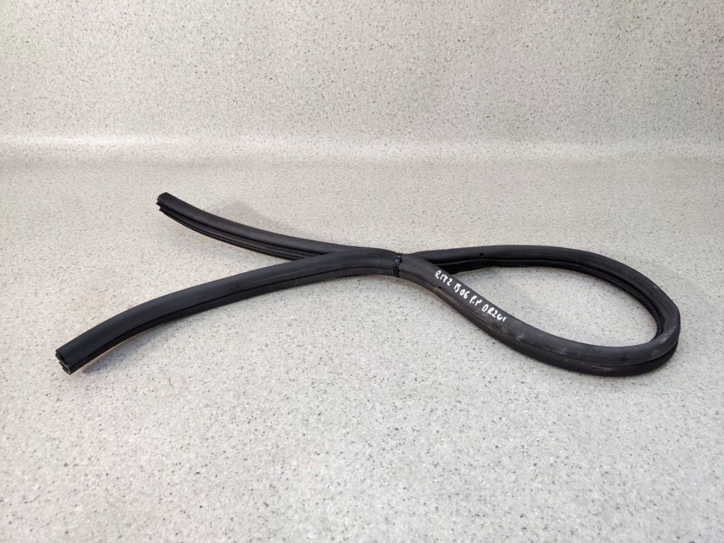 фото №1, Правая прокладка дверь правых mercedes r172 w172 slk - a1726970051