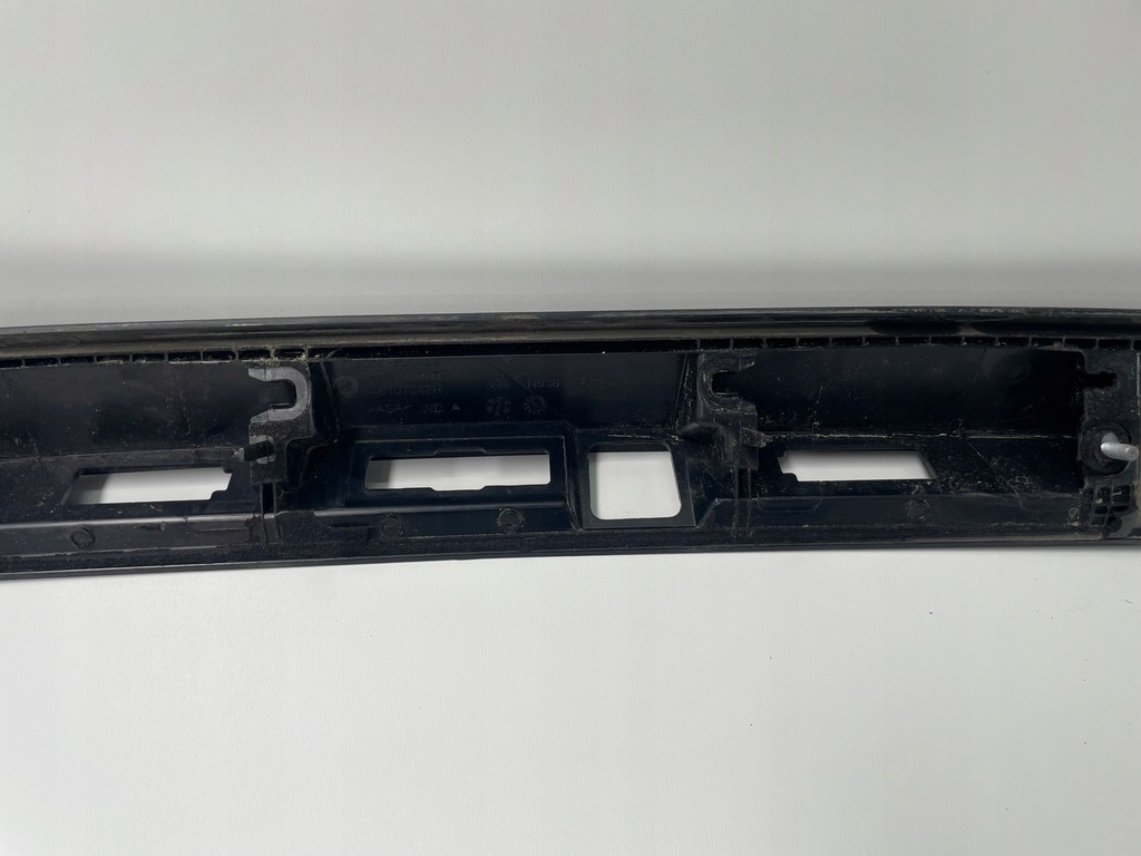 фото №11, Накладка крышки багажника задняя dacia duster ii 848101807r