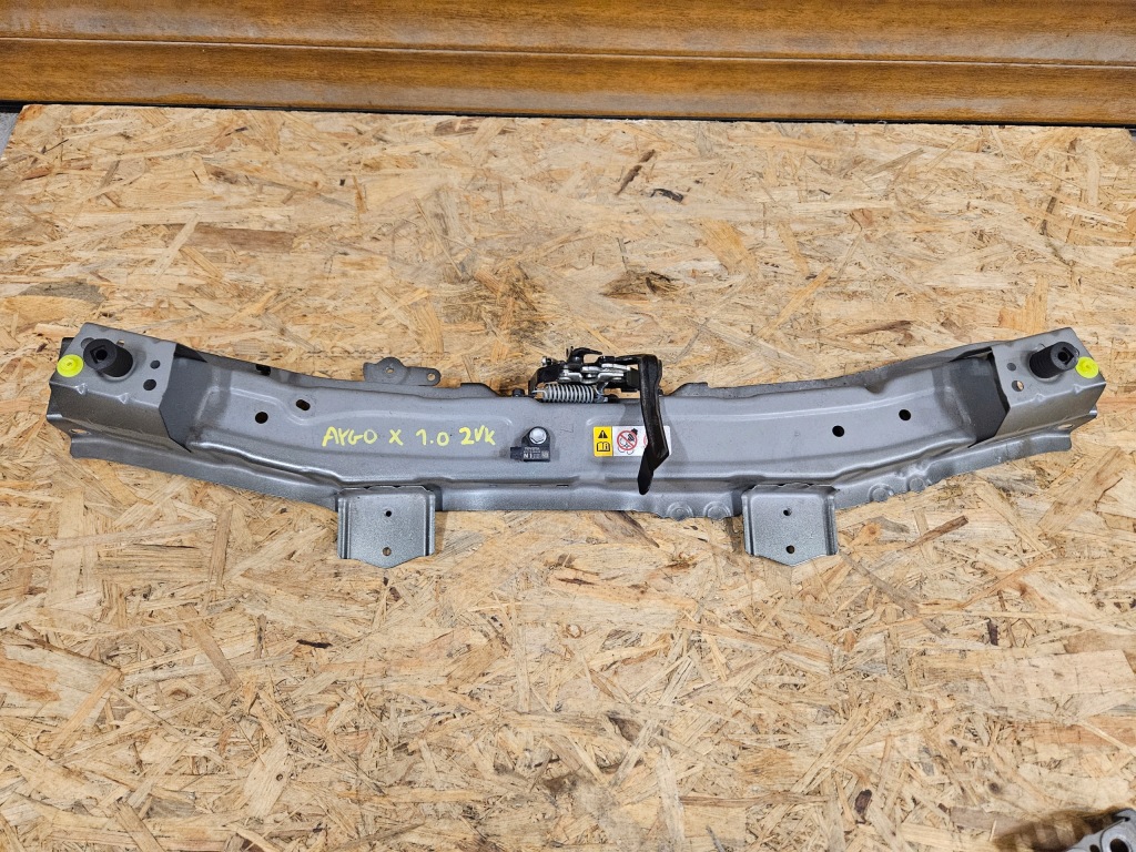 Купить Toyota aygo x 23-25 панель передняя верхний 2vk