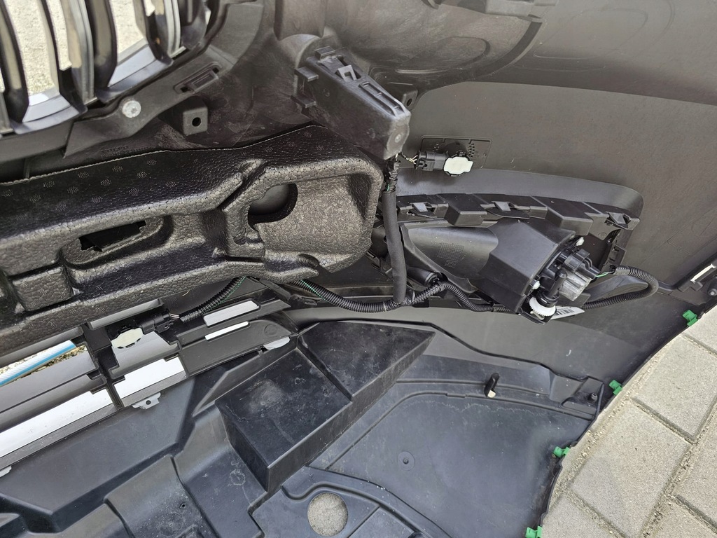 фото №7, Volvo xc40 бампер перед передний kompletny цвет 717