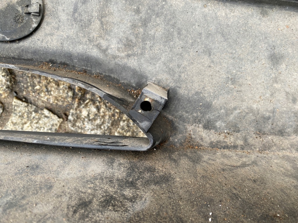 Alfa romeo mito бампер накладка задняя 156078599 оригинал Оригинал