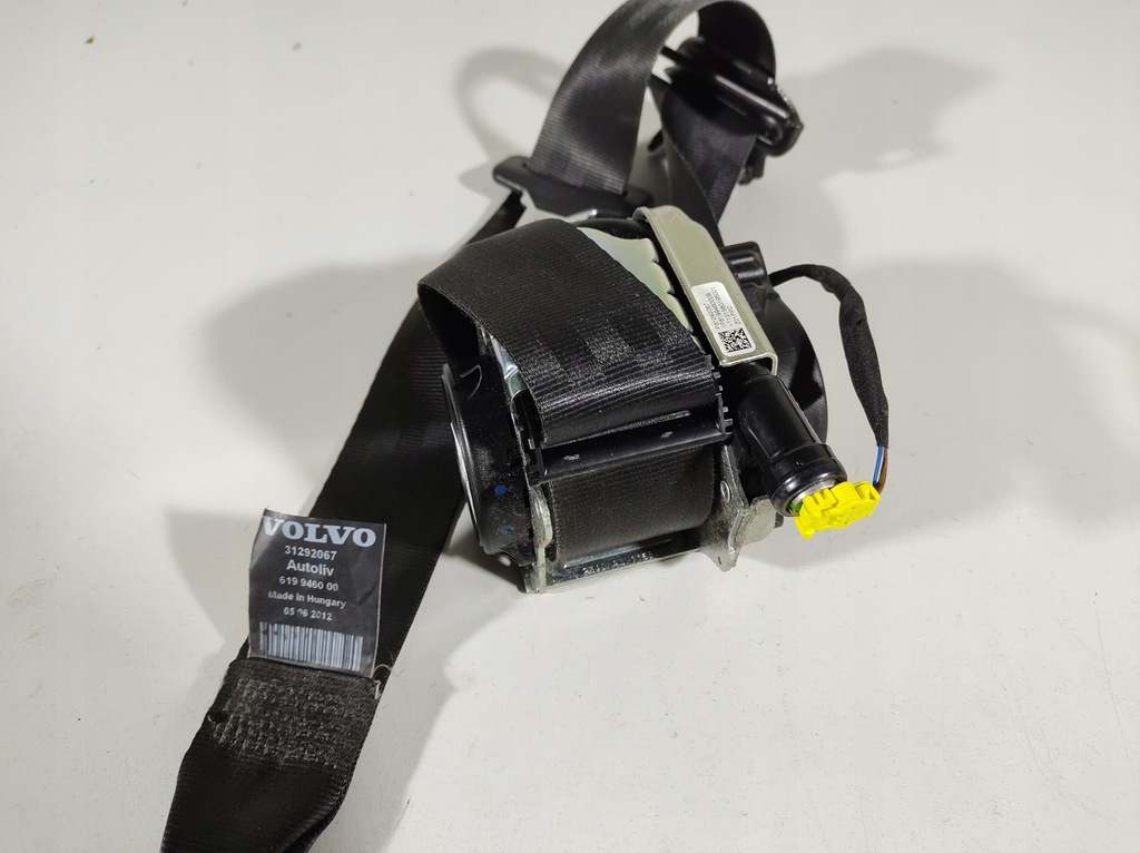 фото №11, Volvo v40 12r- pas безопасности правый перед