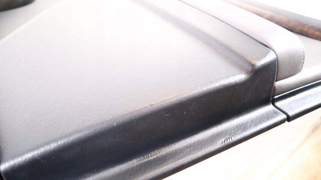 Toyota land cruiser 200 обшивка дверь правая  перед Оригинал