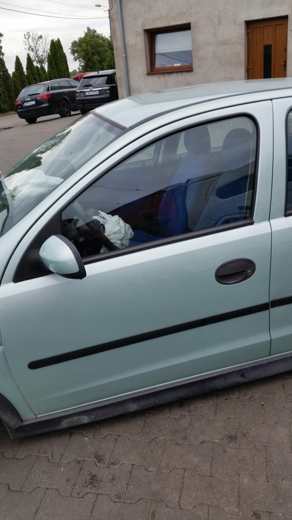 фото №1, Дверь перед передние левая opel corsa c 5 d z388