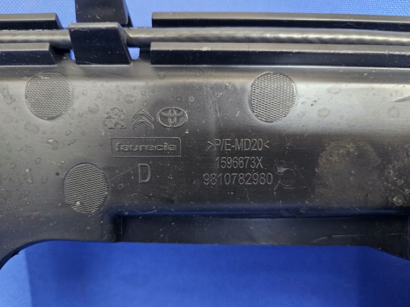 фото №8, Направляющая кронштейн блок управления правый задняя expert iii jumpy iii proace ii long