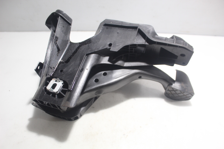 фото №1, Педаль тормоза skoda octavia iii lift 1.6tdi