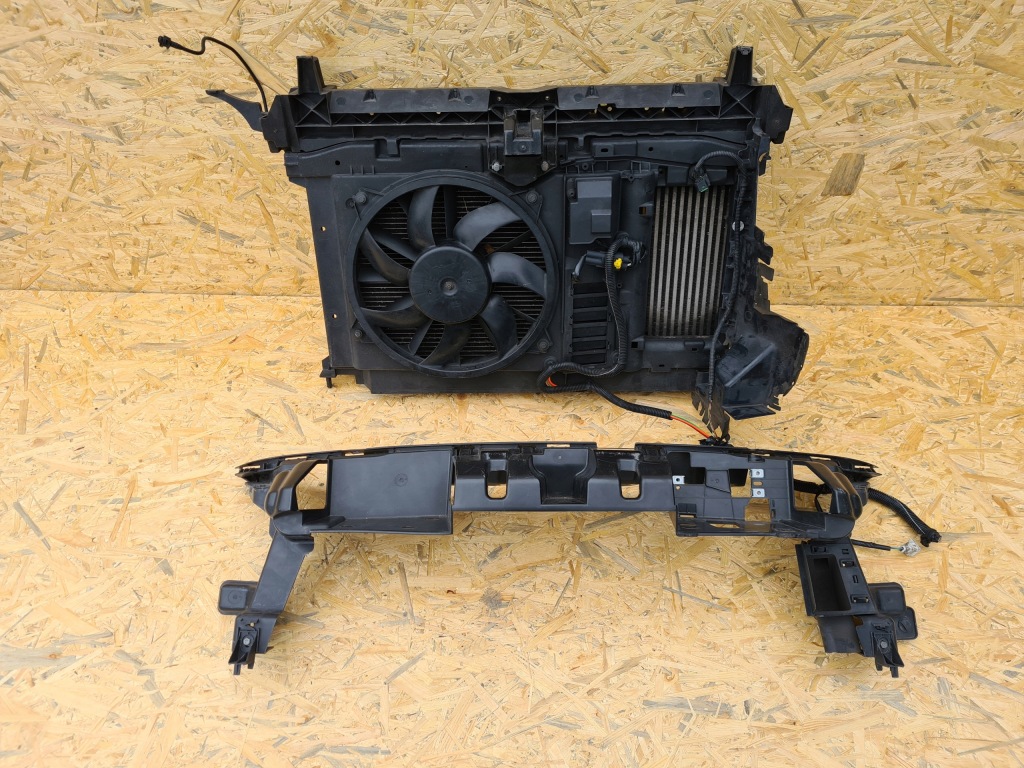 фото №1, Peugeot 3008 1 i 13- pas передний перед 2.0 передняя панель